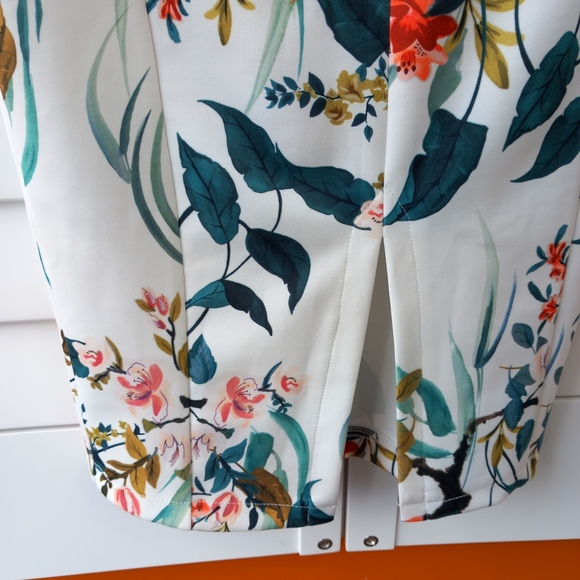 M&S Collection Fitted Midi Dress Ivory Size 8 Floral Bodycon Wedding Cruise BNWT - Picture 11 of 12